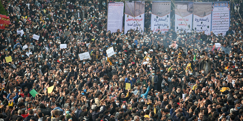 Мощные протесты в Иране после убийства «полицией нравов» курдской девушки