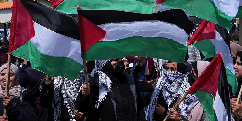 "Сионисты наслаждаются убийствами". Арабы вышли на первую общеизраильскую демонстрацию против войны