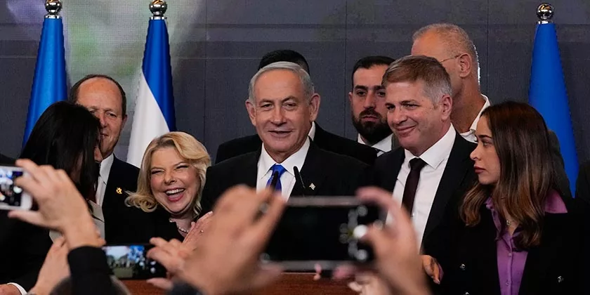 Я настоятельно рекомендую грязную сделку, которую все будут ненавидеть