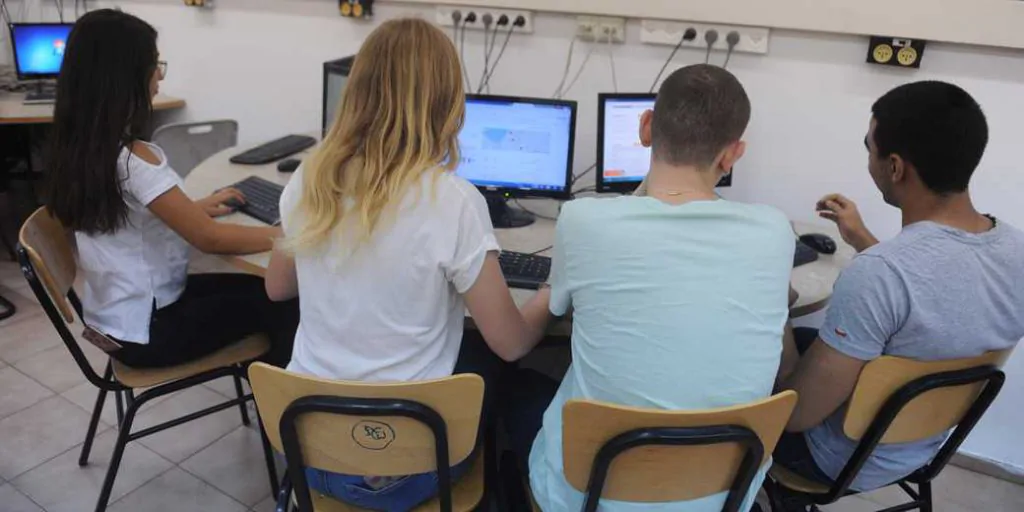 В каких городах багрут получают наибольший процент учеников, а в каких – наименьший