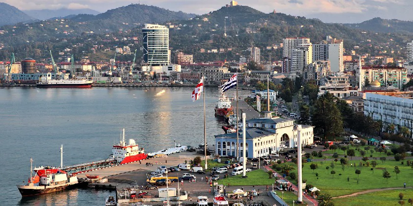 В последние дни десятки израильтян застряли в Грузии