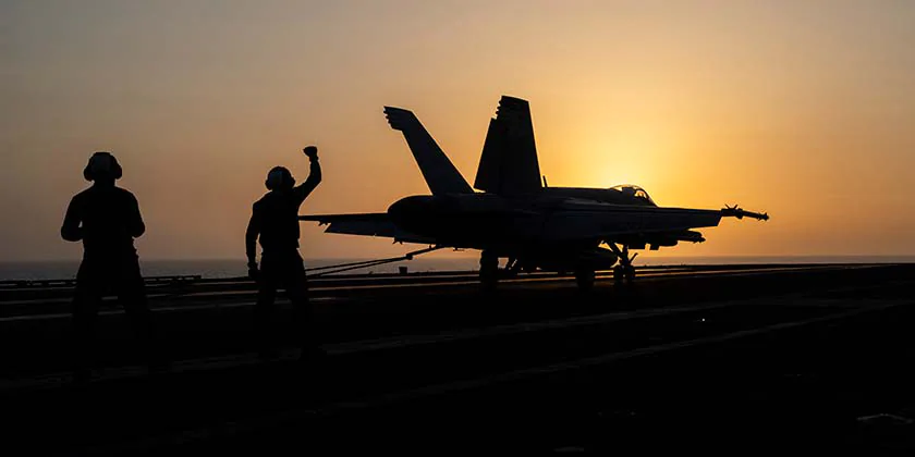 Израиль готовится к возможной атаке Ирана, США эвакуируют персонал с авиабазы в Катаре