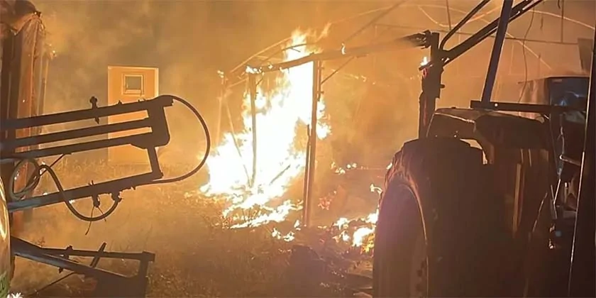 Поселенцы подожгли сельхозпостройку и ограбили дом на Западном берегу