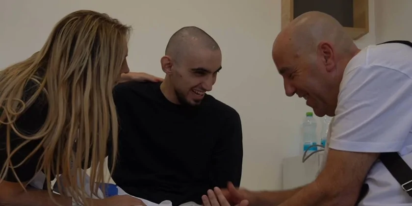 Подозрение: муж известной певицы напал на бывшего заложника