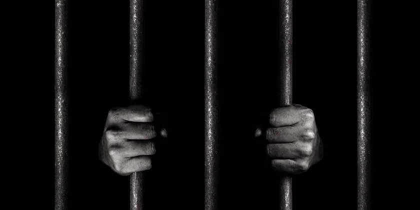  В Британии осудили мужчину за сотни антисемитских сообщений депутату