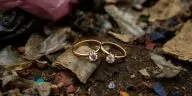 Жительница Беэр-Шевы по ошибке выкинула в мусор два кольца с бриллиантами: вот что случилось потом